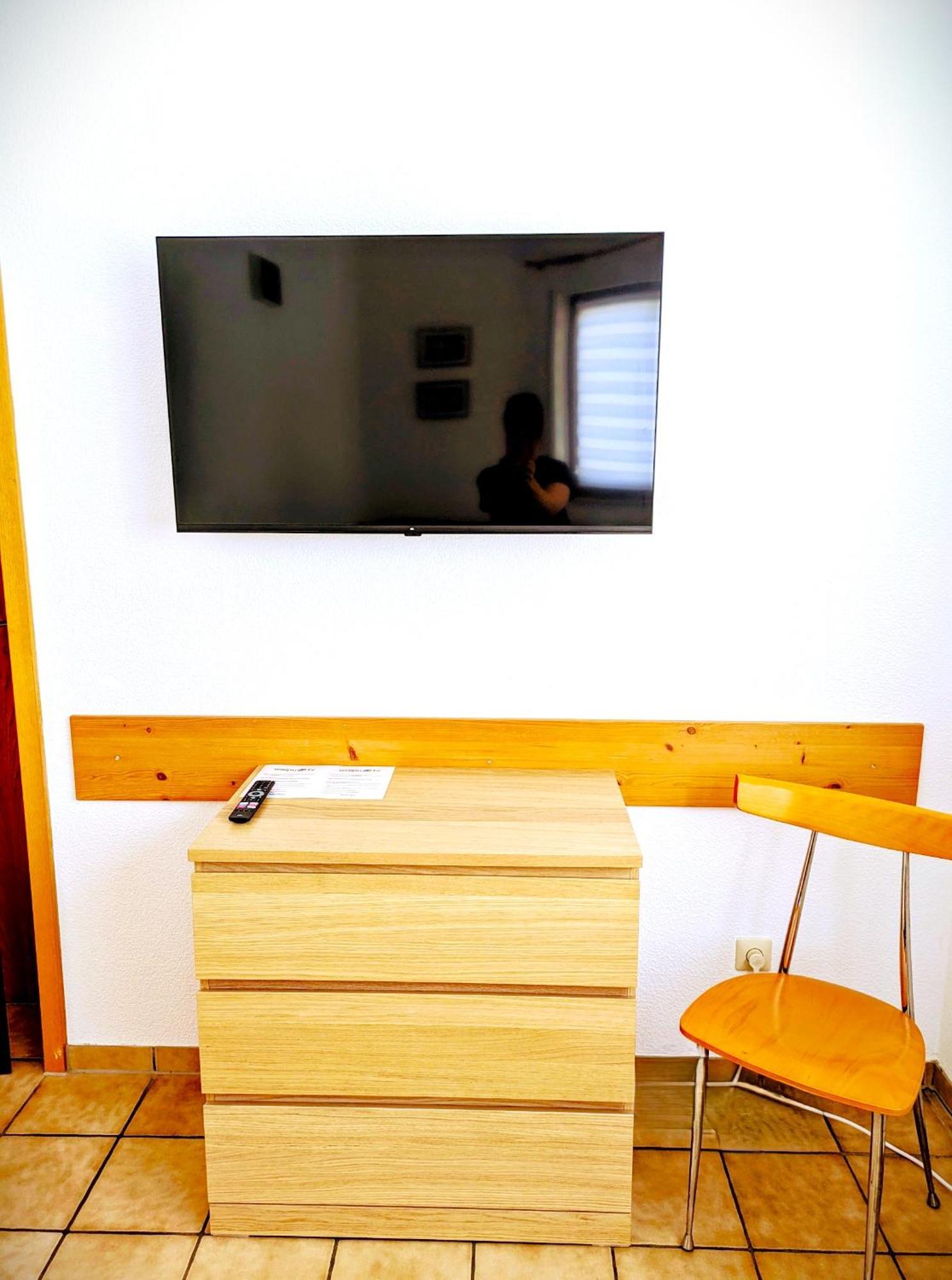 4 Zimmer Geraeumige Und Ruhig Gelegene Ferien- Und Monteurwohnung Nur Fuer Sie Allein Aujvari Vermietungen Spiegelberg Dış mekan fotoğraf